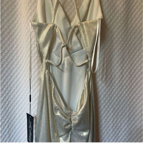 La Femme 29836 V-Neck Open Back Metallic  Prom Gown White/Gold Size 0 $338 - Picture 8 of 10